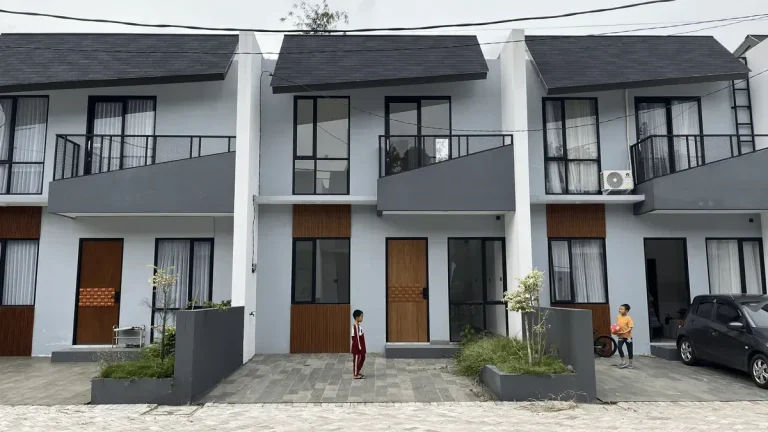 rumah 2 lantai